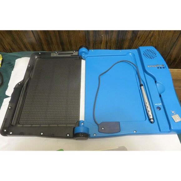 LeapFrog LeapPad Pro System #30002 with 2 books no cartridge 1 with Wizard of Oz - Picture 3 of 3